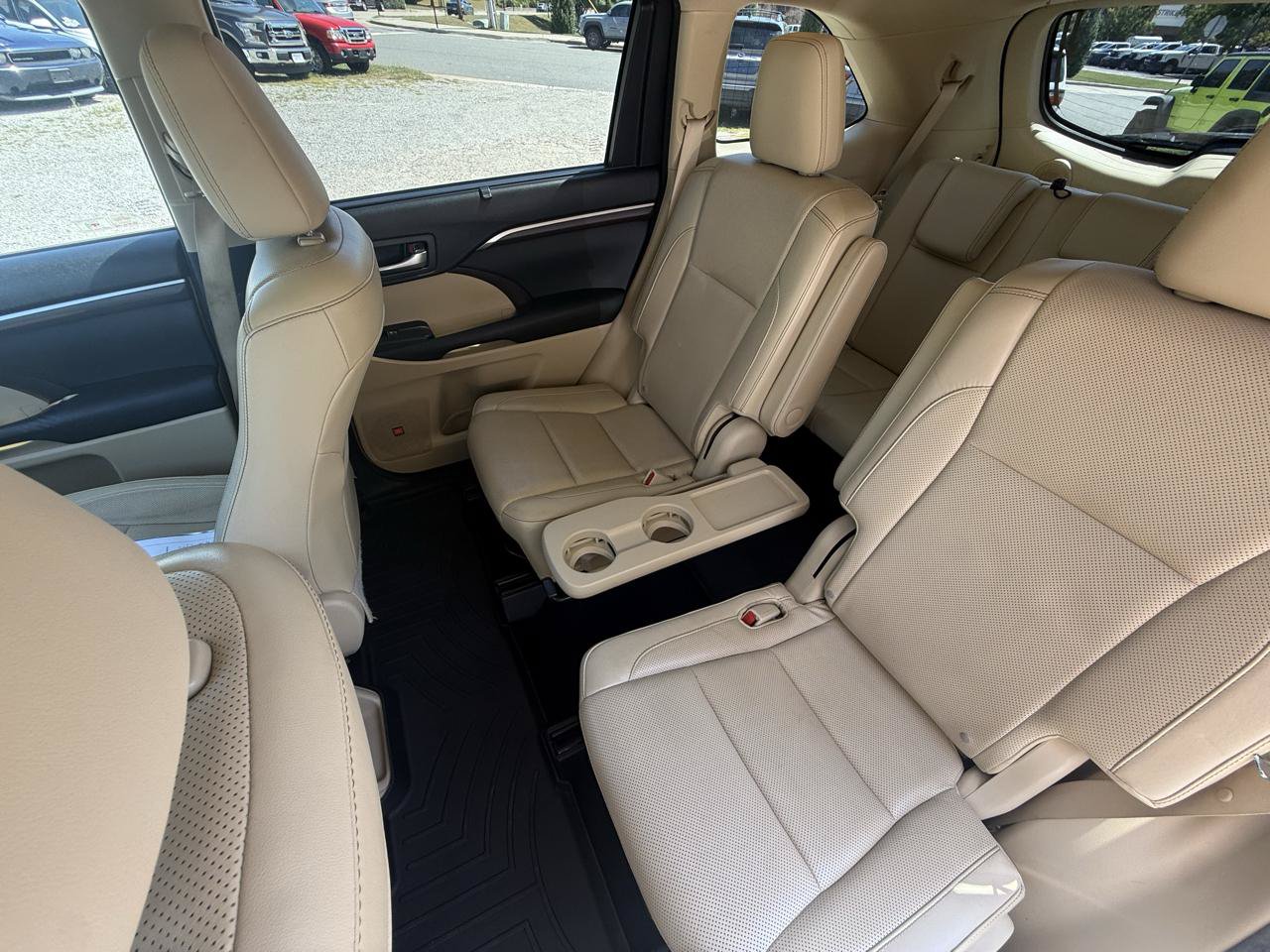 Used 2015 Toyota Highlander Limited AWD/4WD image 32