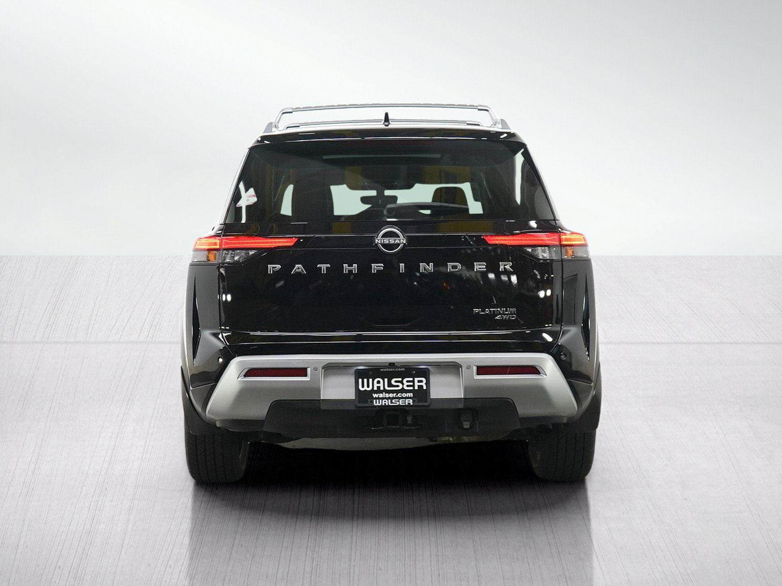 Used 2023 Nissan Pathfinder Platinum AWD/4WD image 4