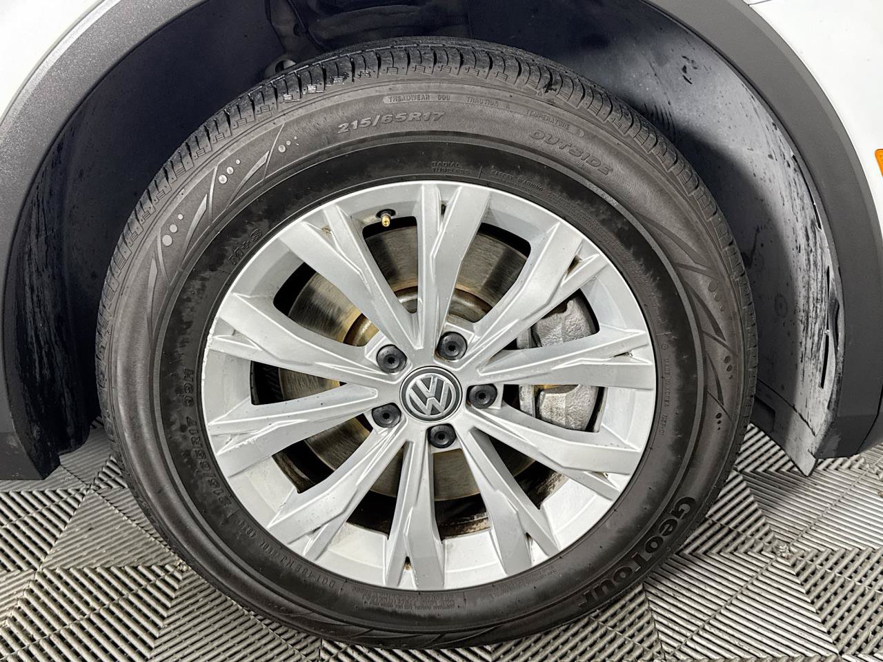 Used 2019 Volkswagen Tiguan SE w/ 3rd Row Seat Package AWD/4WD image 31