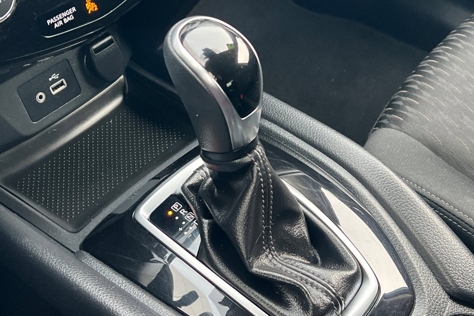 Used 2019 Nissan Rogue SV image 18