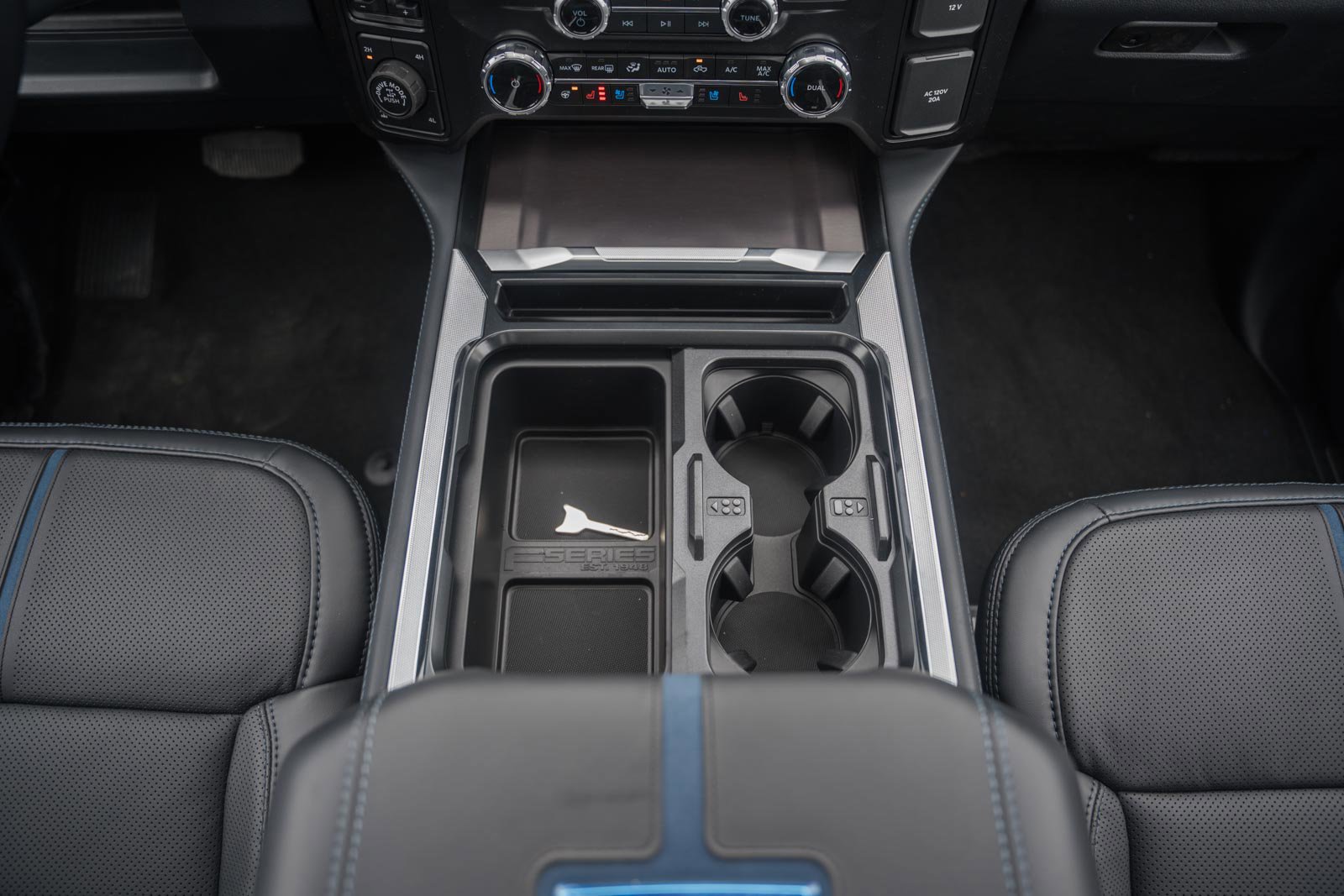 New 2026 Ford F350 Platinum image 38