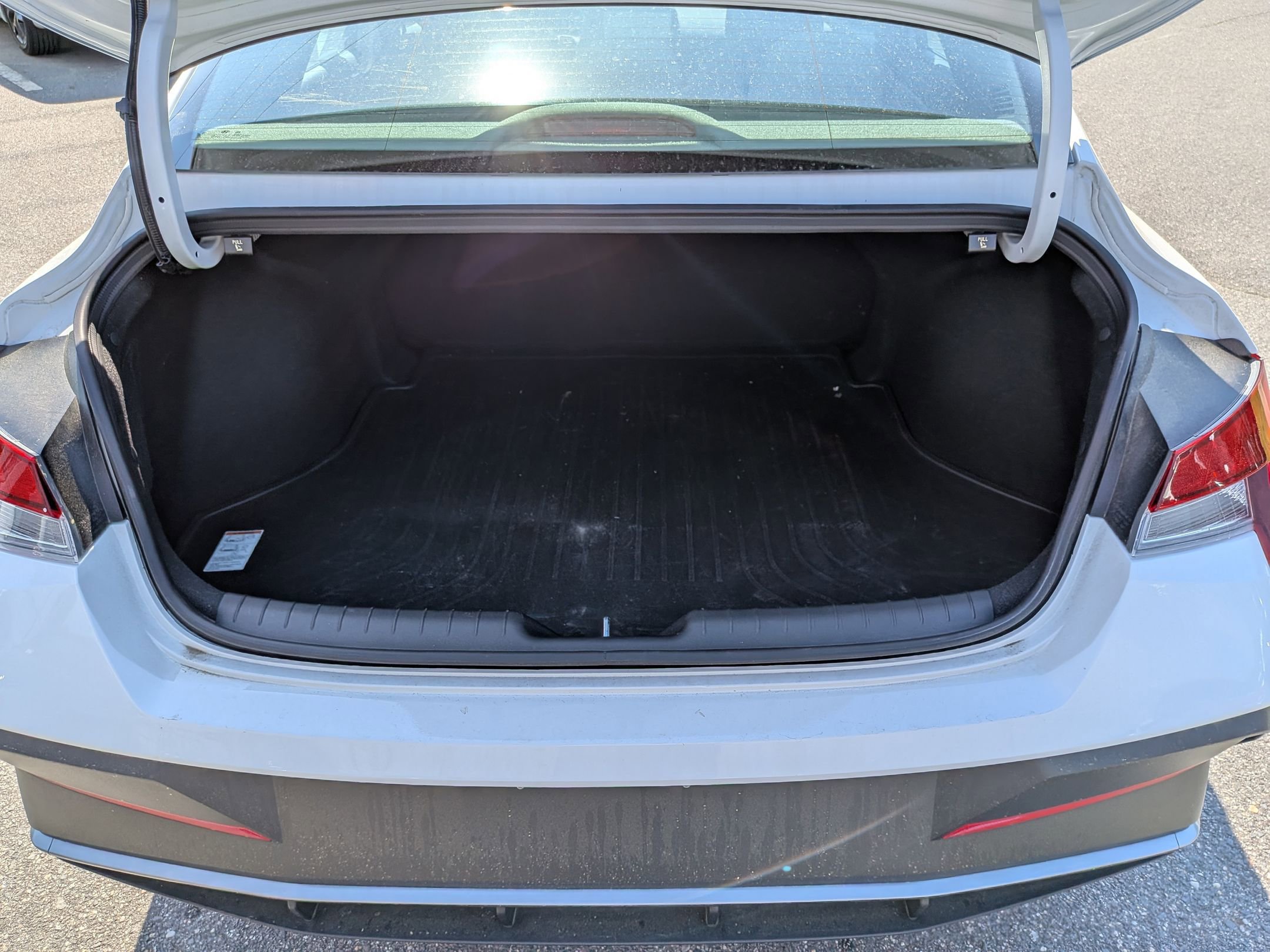 Used 2024 Hyundai Elantra SEL image 32