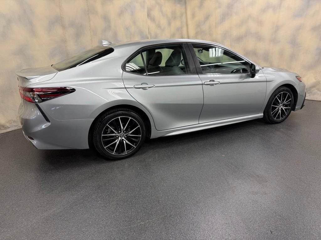 Used 2022 Toyota Camry SE FWD image 10