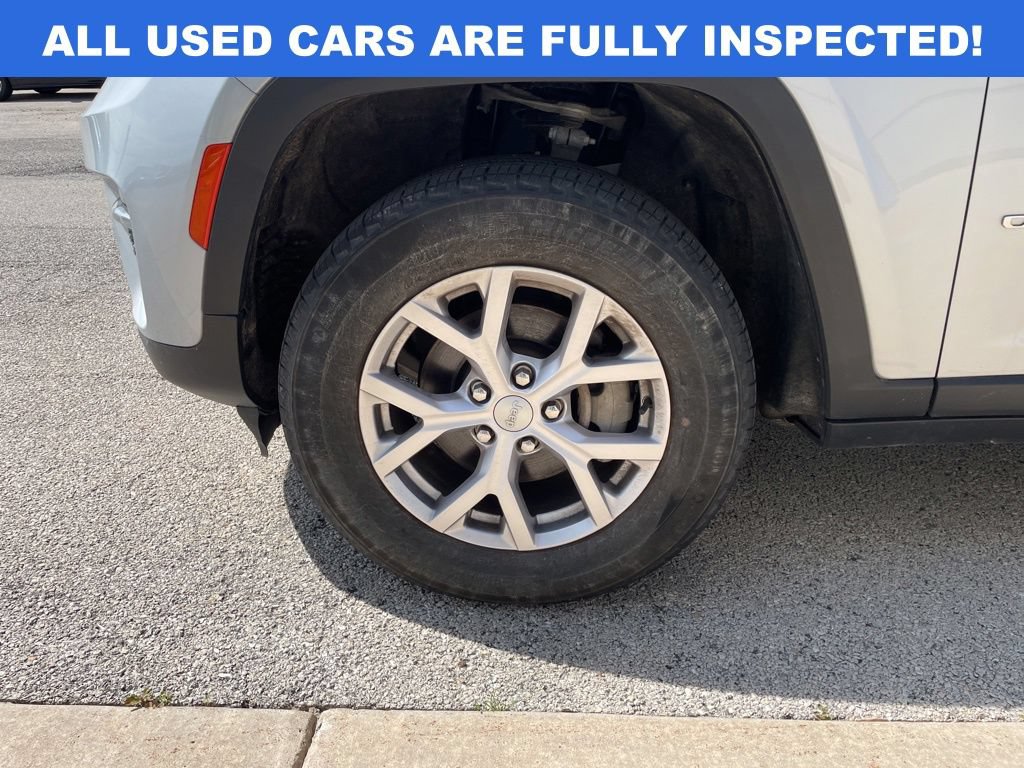 Used 2022 Jeep Grand Cherokee Limited AWD/4WD image 16