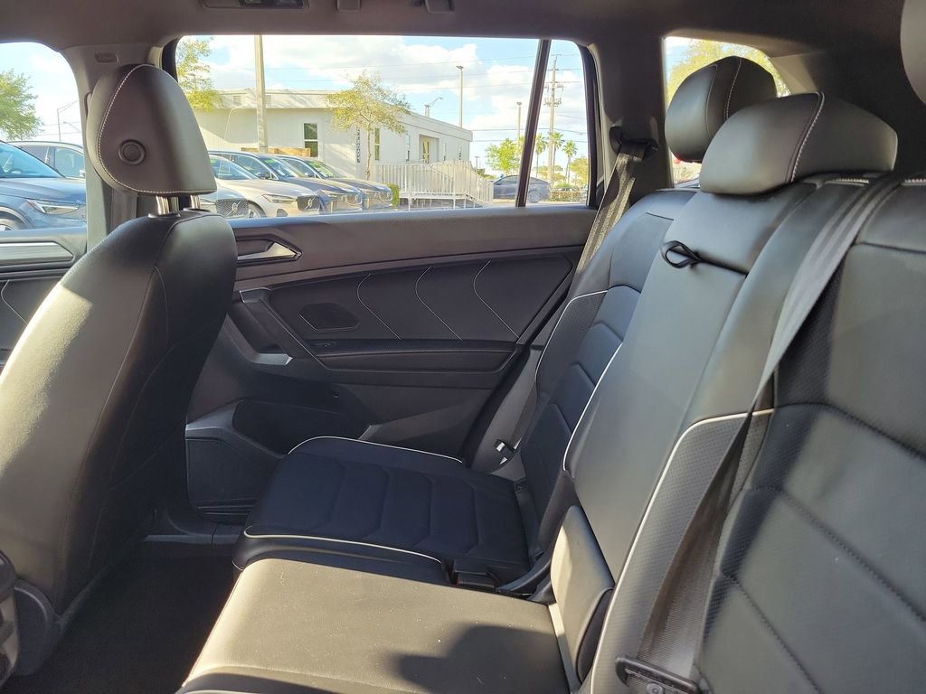 Used 2023 Volkswagen Tiguan SEL R-Line image 16