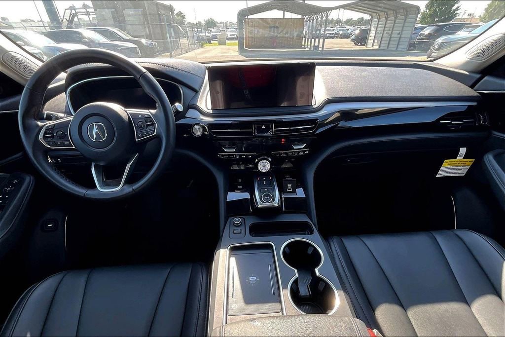 Used 2025 Acura MDX FWD image 2