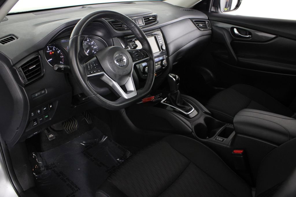 Used 2019 Nissan Rogue SV image 19