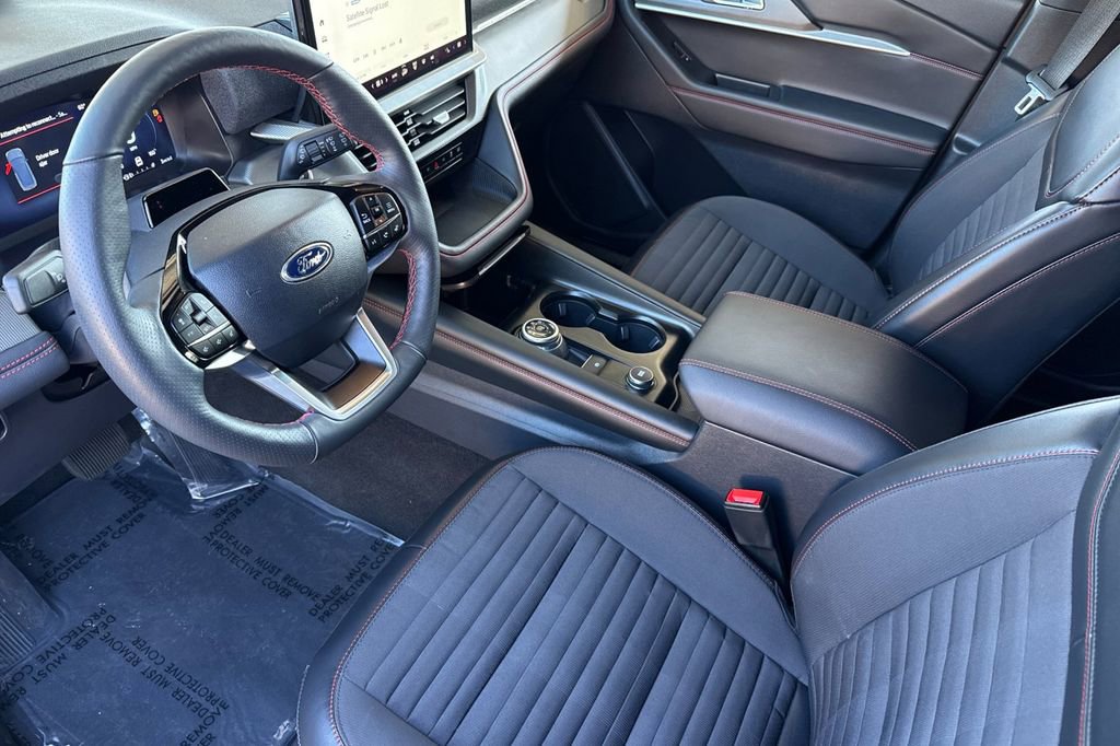 Used 2025 Ford Explorer ST-Line image 5
