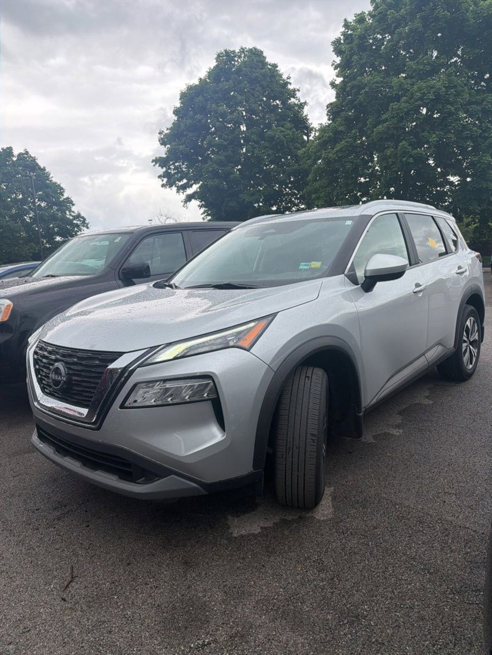 Used 2023 Nissan Rogue SV w/ SV Premium B Package AWD/4WD image 2