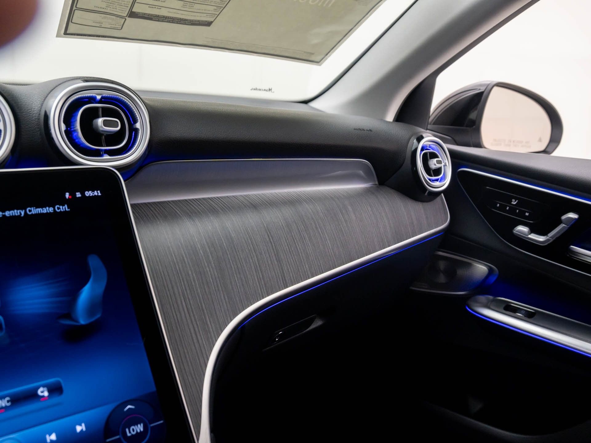 New 2026 Mercedes-Benz GLC 350e 4MATIC image 29