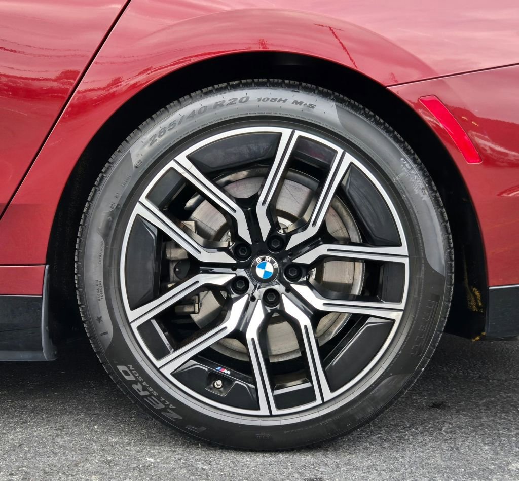 Used 2023 BMW i7 xDrive60 image 8