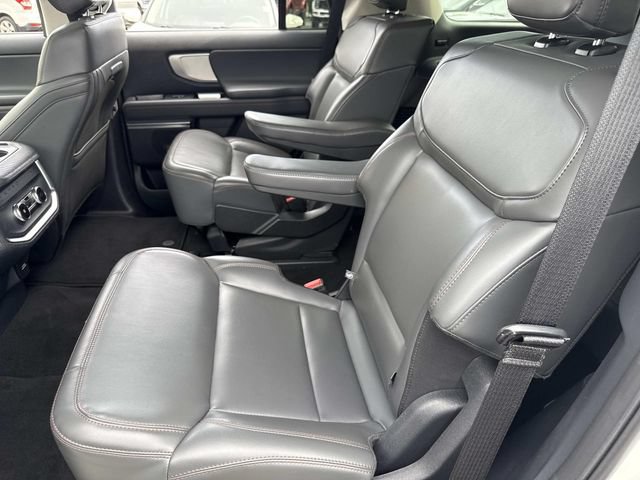 Used 2025 Ford Expedition Active AWD/4WD image 16