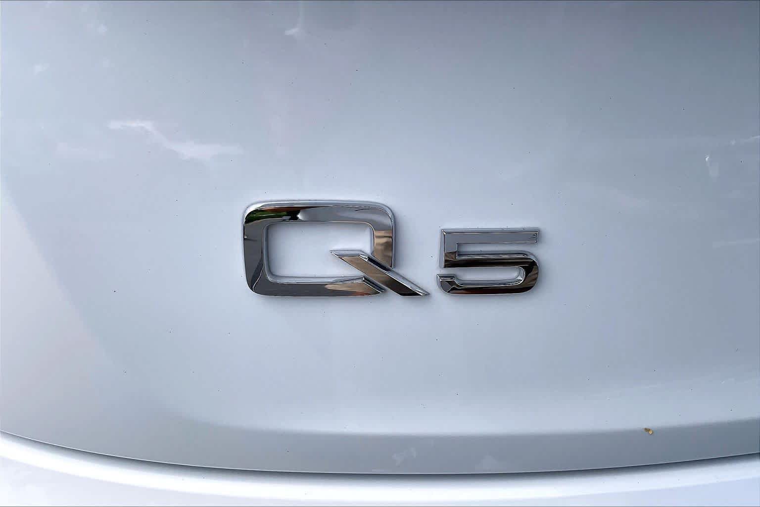 Used 2025 Audi Q5 2.0T Premium w/ Convenience Plus Package AWD/4WD image 32