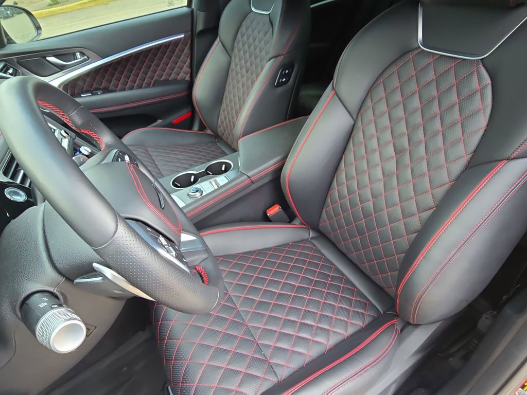 Used 2025 Genesis G70 3.3T Advanced w/ Sport Prestige Package RWD image 15