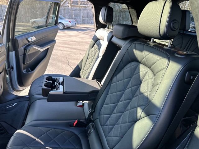 Used 2024 BMW X7 xDrive40i w/ M Sport Package image 33