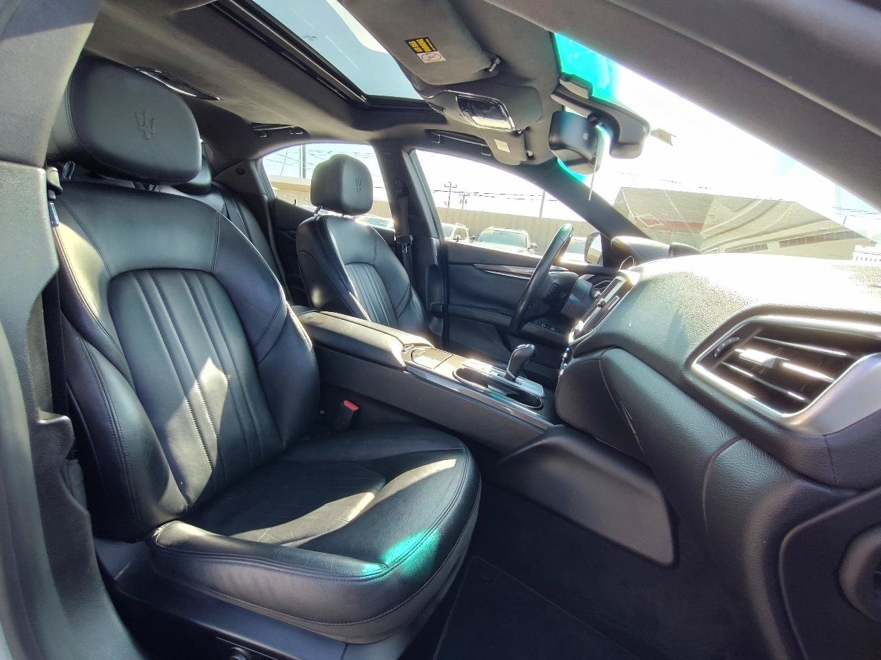 Used 2016 Maserati Ghibli RWD image 47