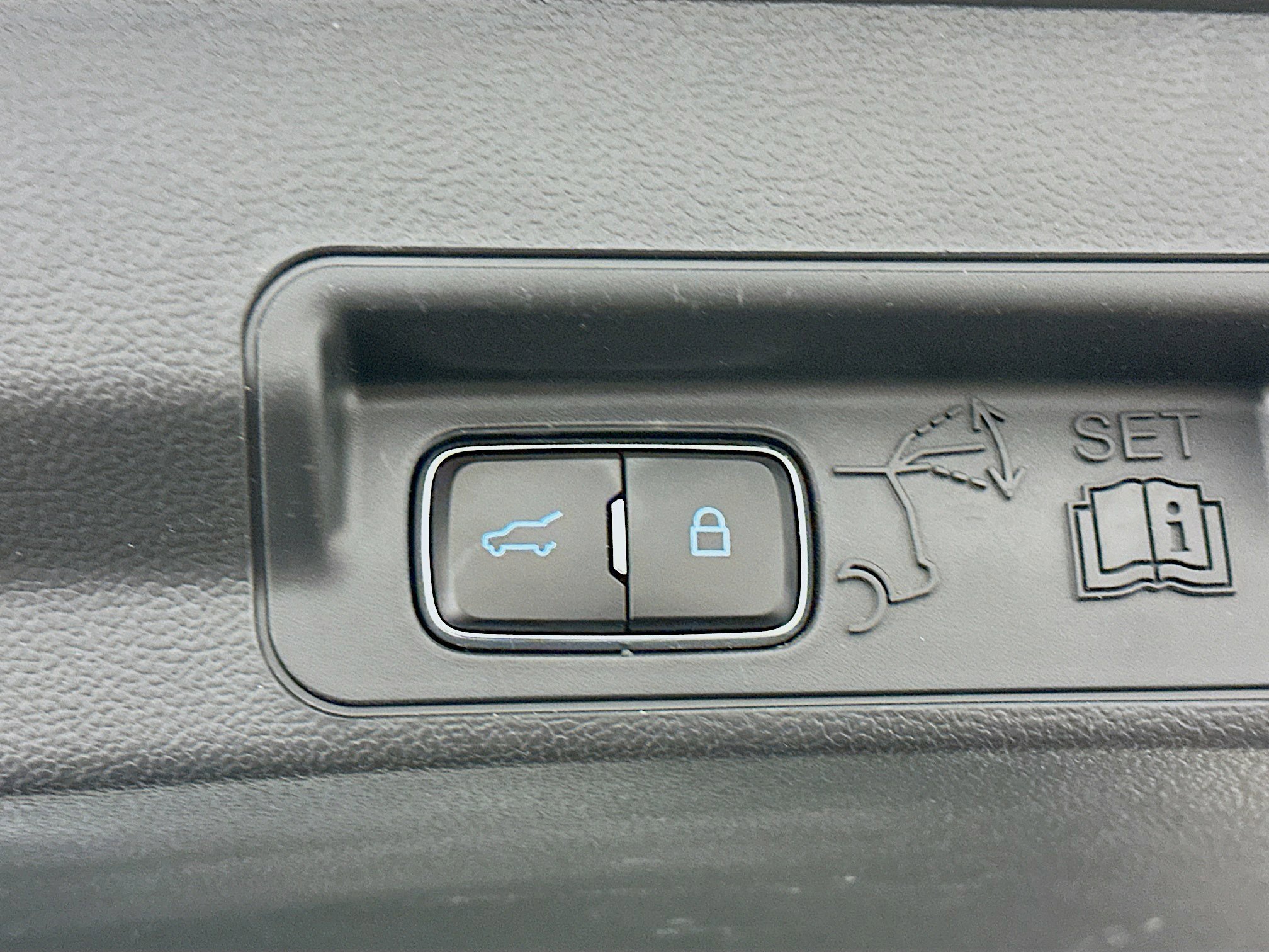 Used 2023 Ford Explorer XLT w/ Equipment Group 202A image 31