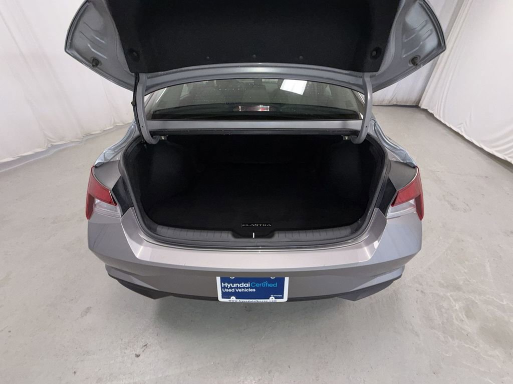 Used 2023 Hyundai Elantra SEL image 16