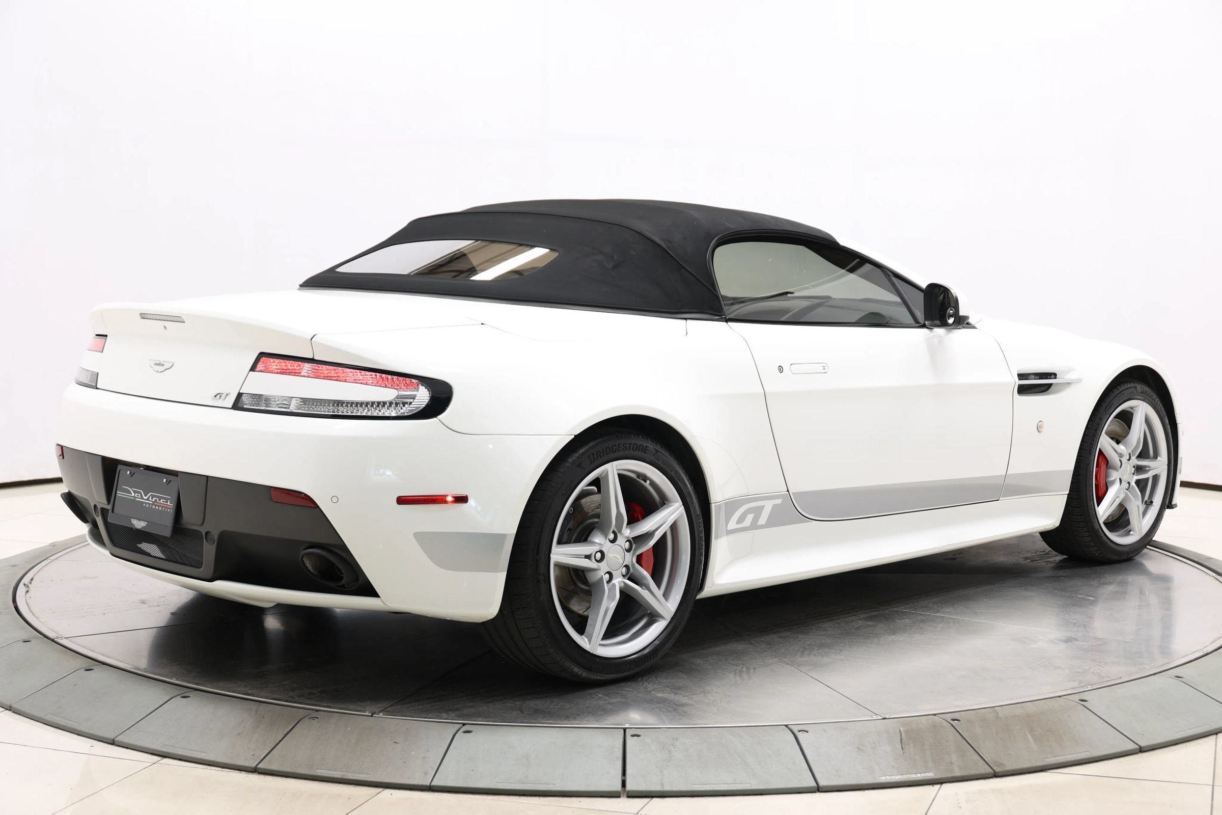 Used 2016 Aston Martin V8 Vantage GT RWD image 81