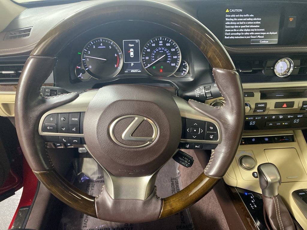 Used 2016 Lexus ES 350 w/ Luxury Package w/Wood Trim image 15