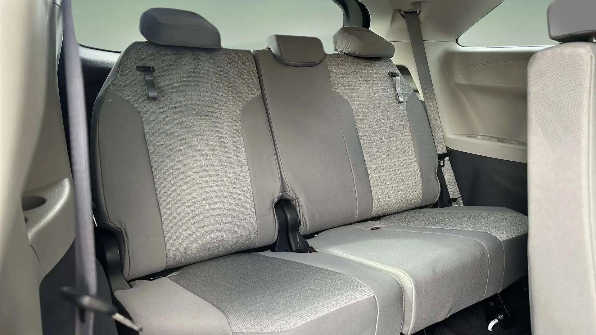 Used 2022 Toyota Sienna LE image 22