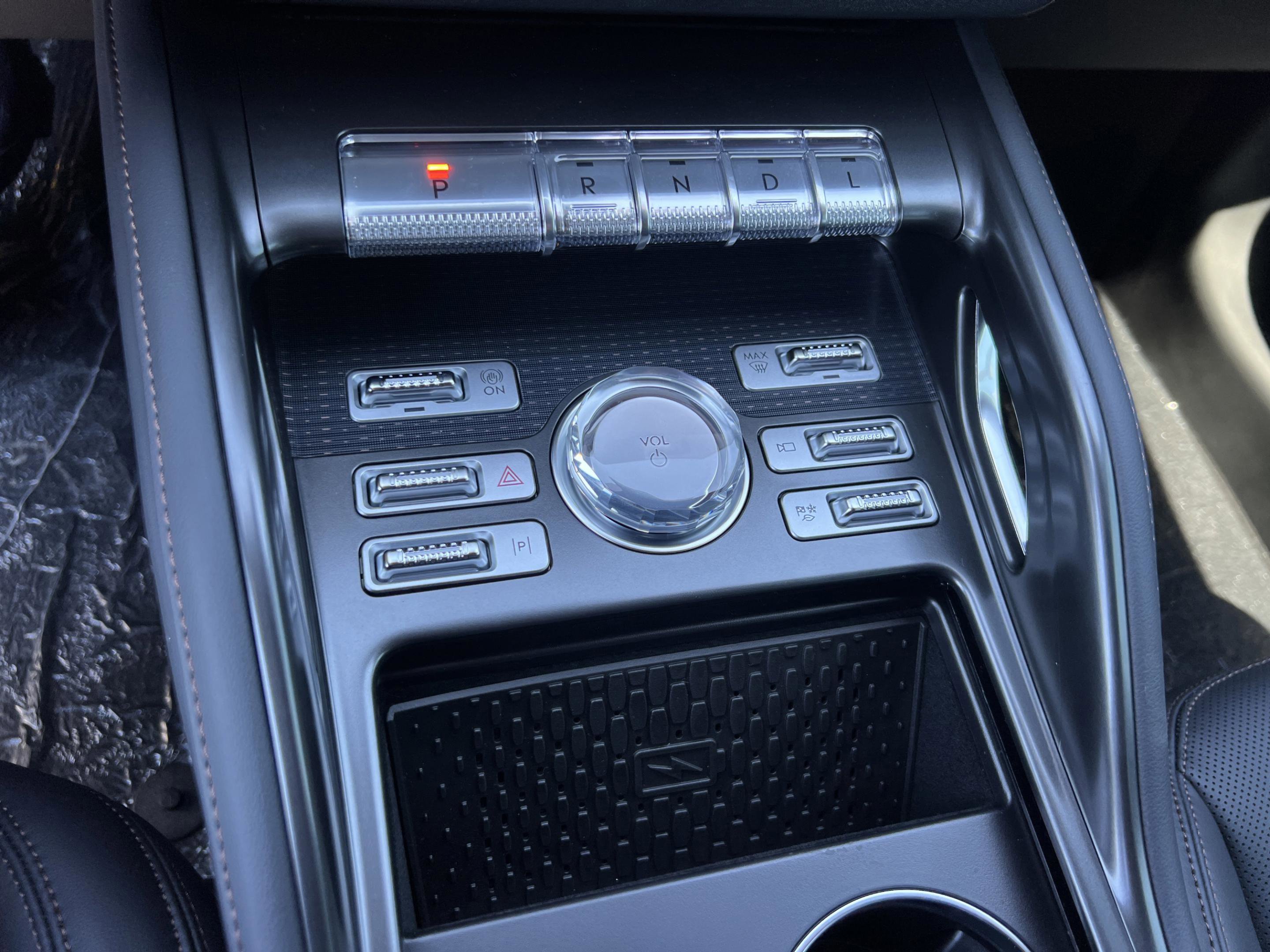 New 2025 Lincoln Nautilus Premier w/ Equipment Group 102A image 19