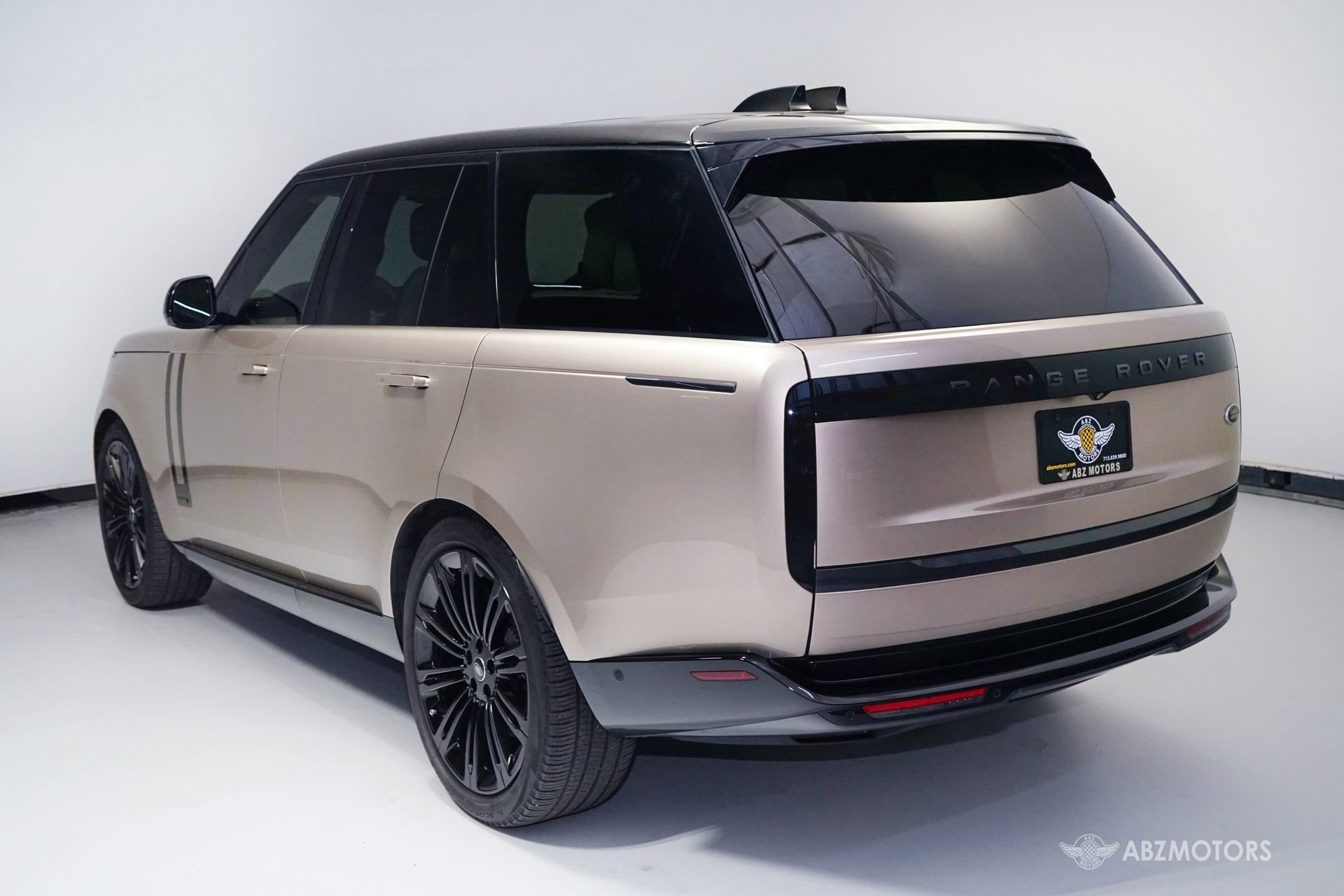 Used 2023 Land Rover Range Rover Autobiography AWD/4WD image 7