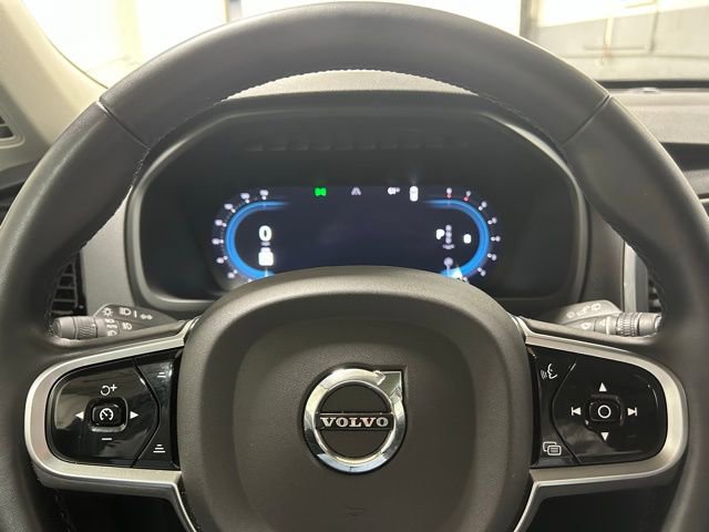 Used 2025 Volvo XC90 B5 Core image 15