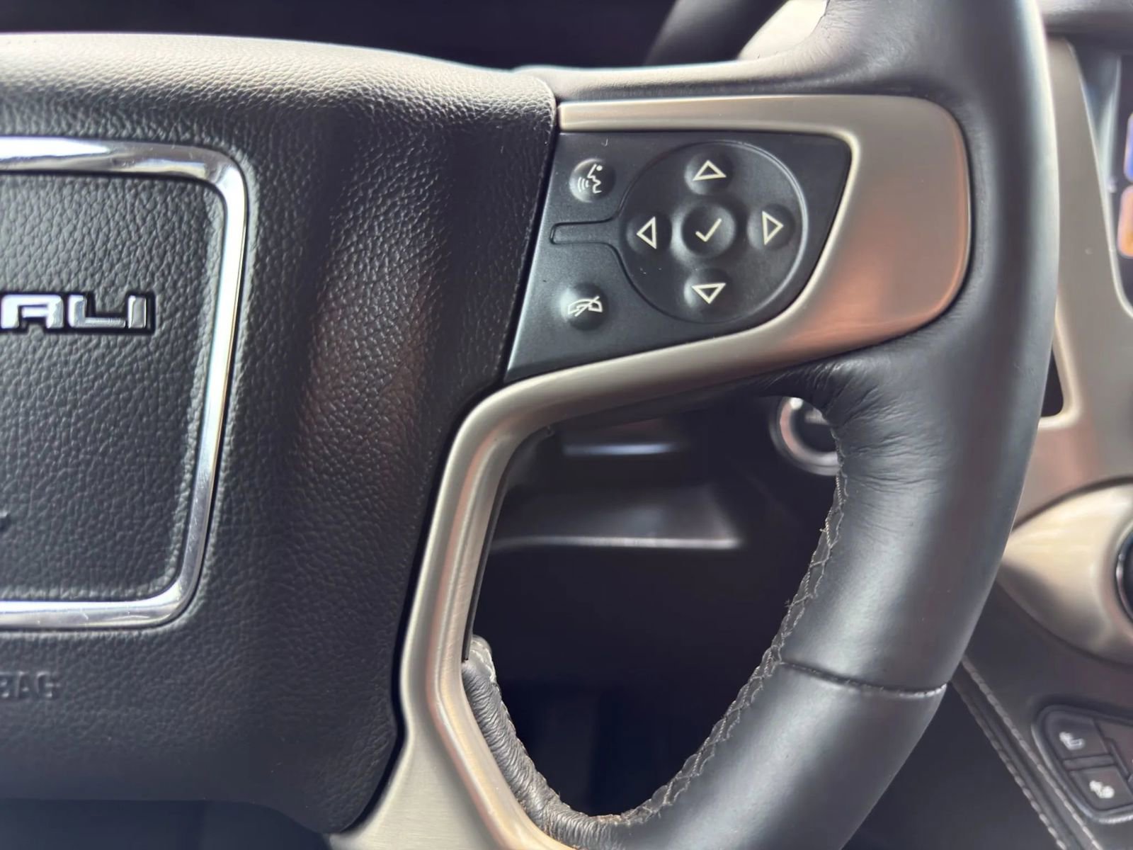 Used 2018 GMC Yukon XL Denali w/ Denali Ultimate Package image 18