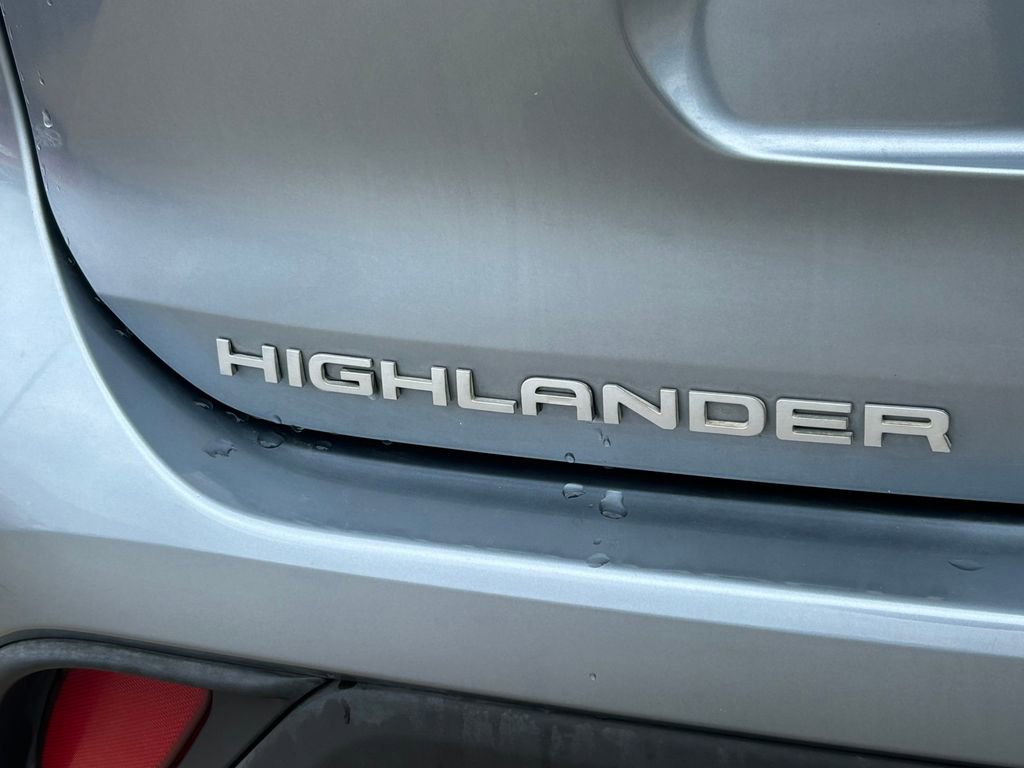 Used 2020 Toyota Highlander XLE FWD image 13