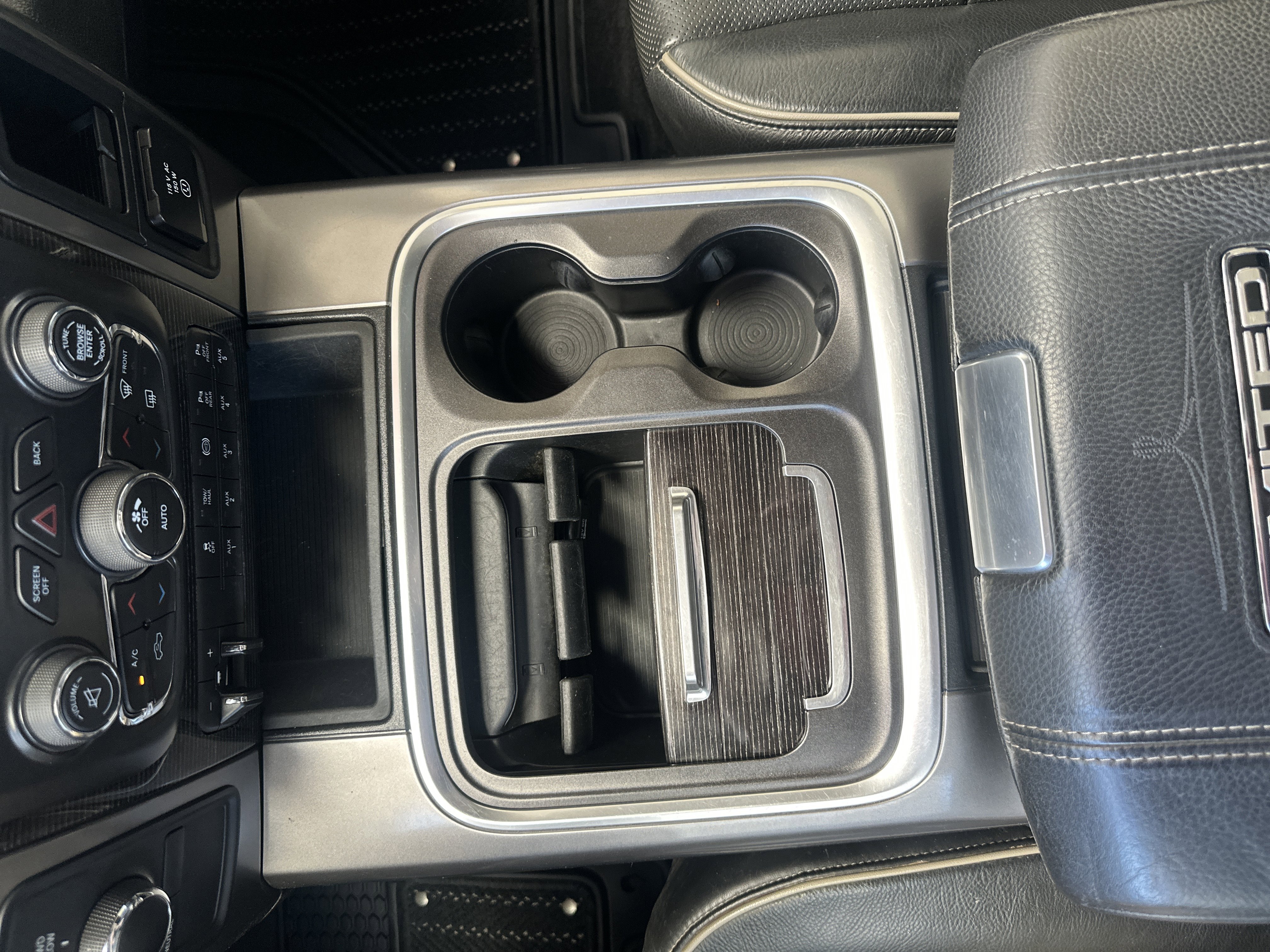 Used 2018 RAM 3500 Laramie Longhorn image 31