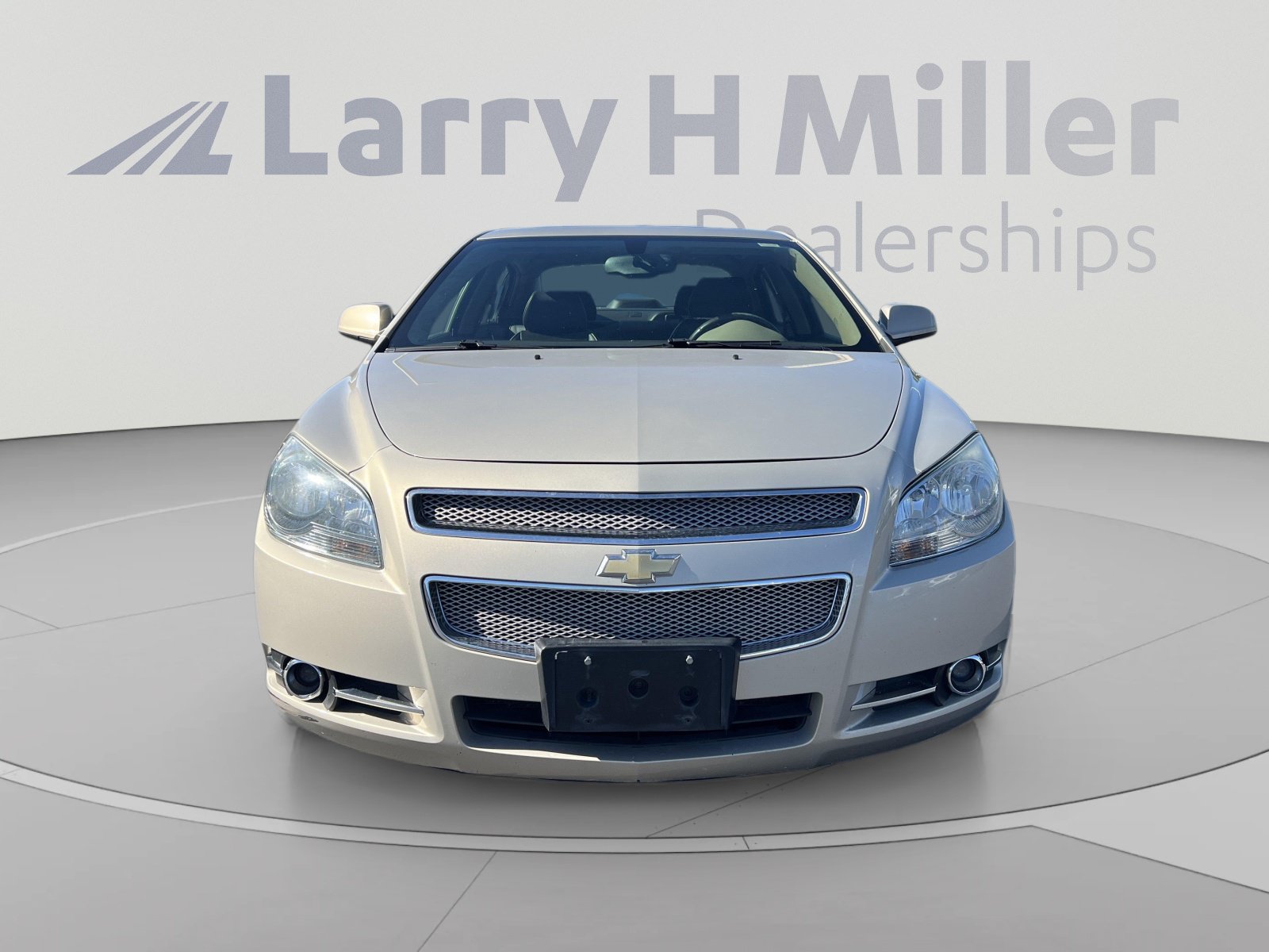 Used 2009 Chevrolet Malibu LTZ w/ Rear Power Package FWD image 8