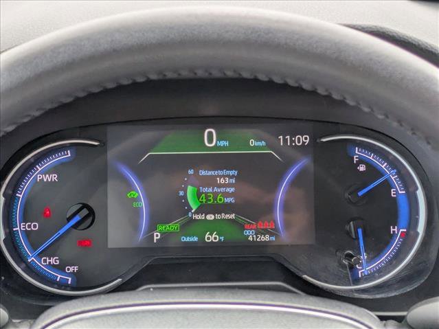 Used 2023 Toyota RAV4 SE image 10
