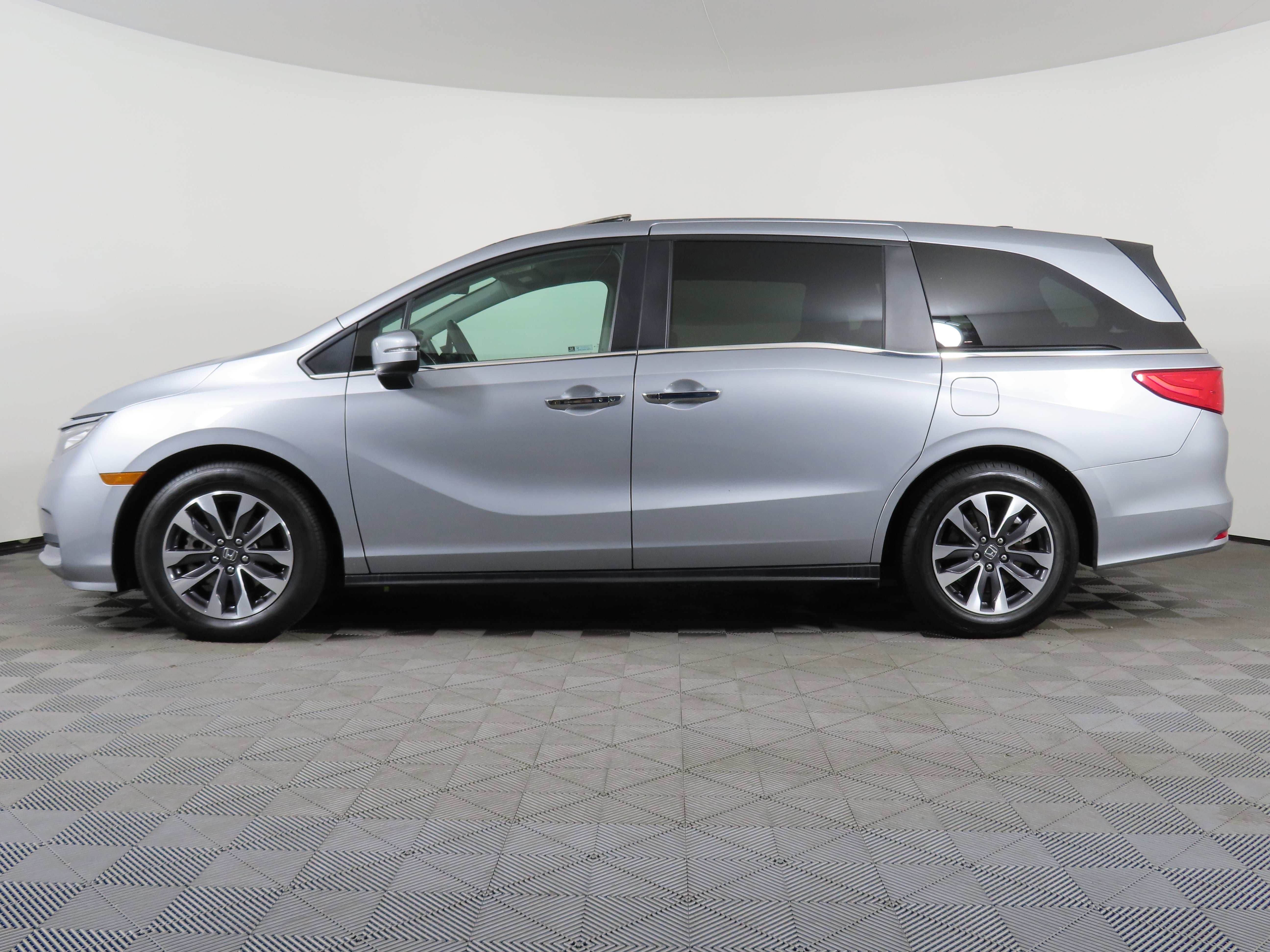 Used 2024 Honda Odyssey EX-L image 41