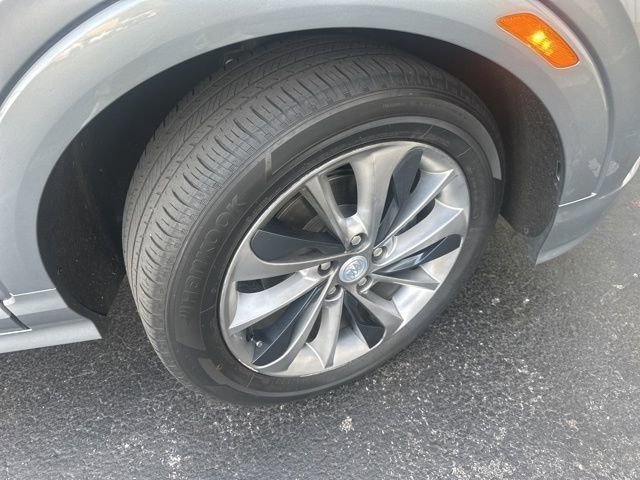 Used 2023 Buick Encore GX Select w/ Sport Touring Package image 25