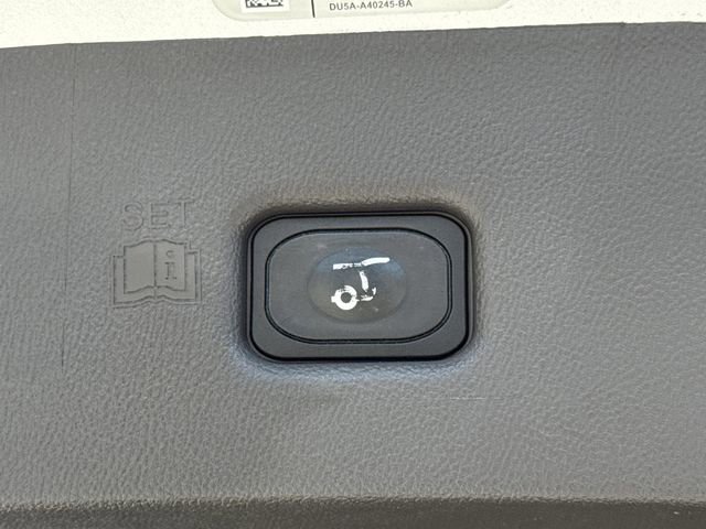 Used 2016 Lincoln MKX Reserve w/ Equipment Group 102A AWD/4WD image 18