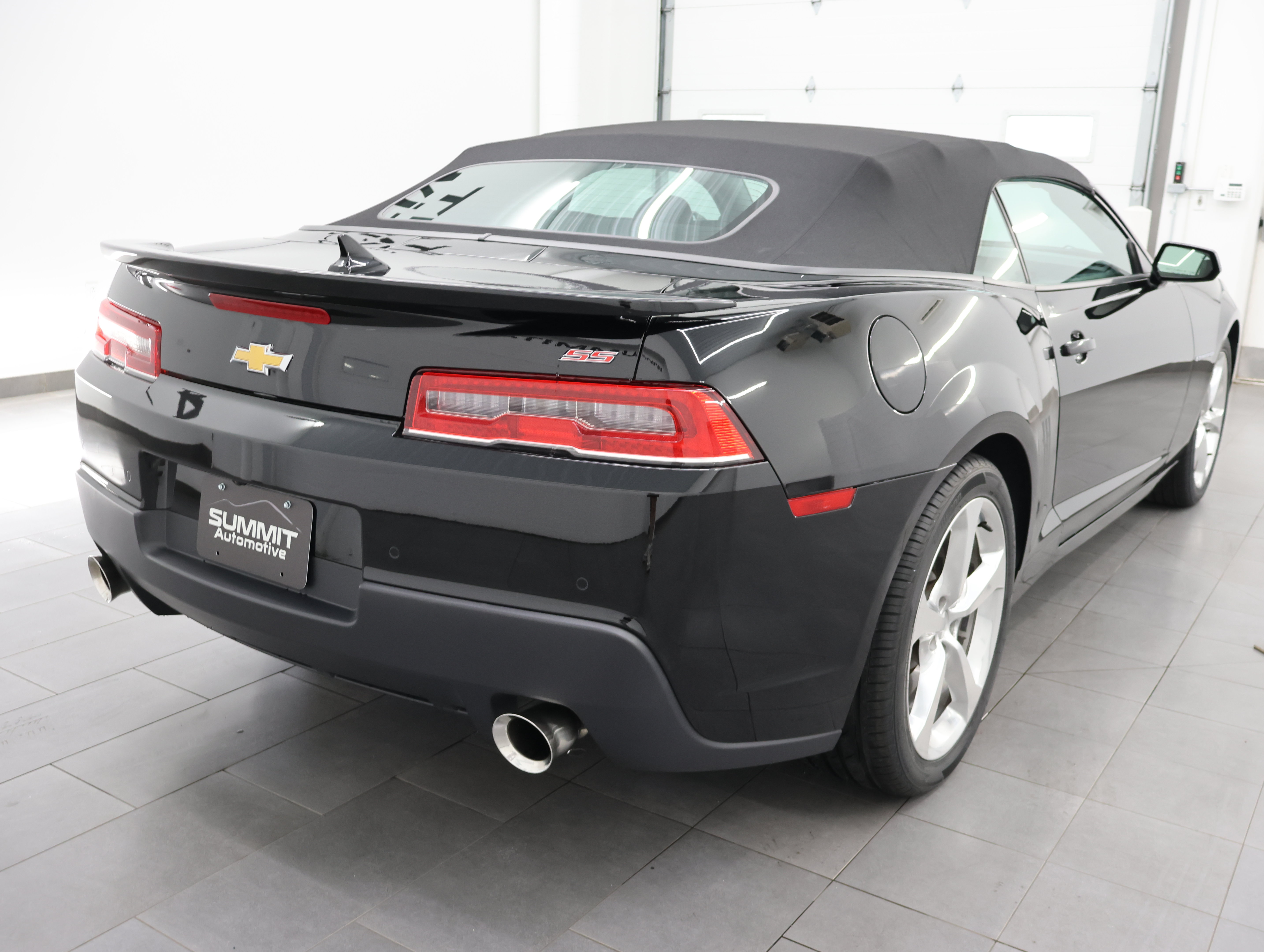 Used 2014 Chevrolet Camaro SS w/ RS Package RWD image 5