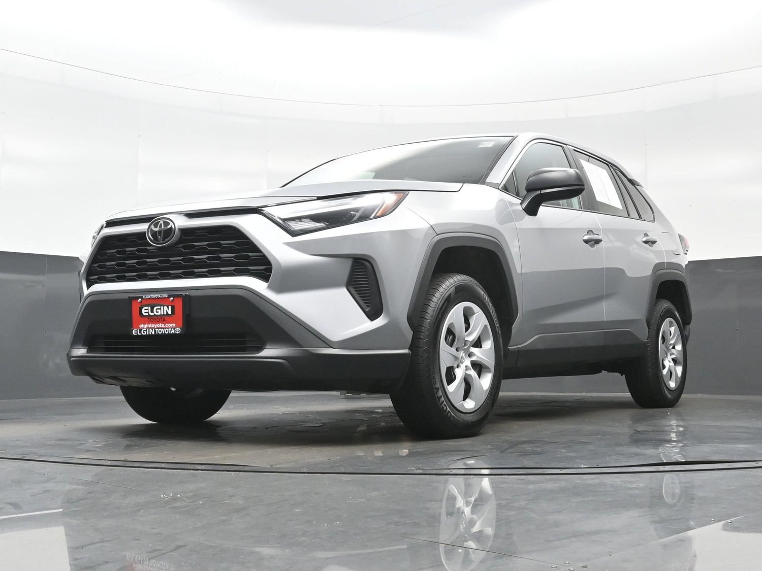 Used 2024 Toyota RAV4 LE AWD/4WD image 26