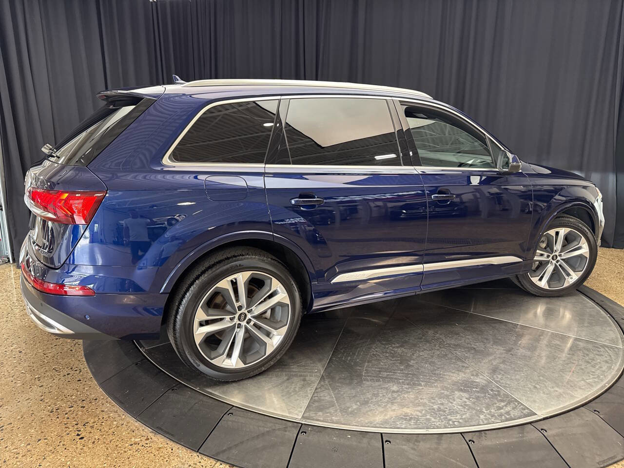 Used 2023 Audi Q7 3.0T Premium Plus w/ Premium Plus Package image 9