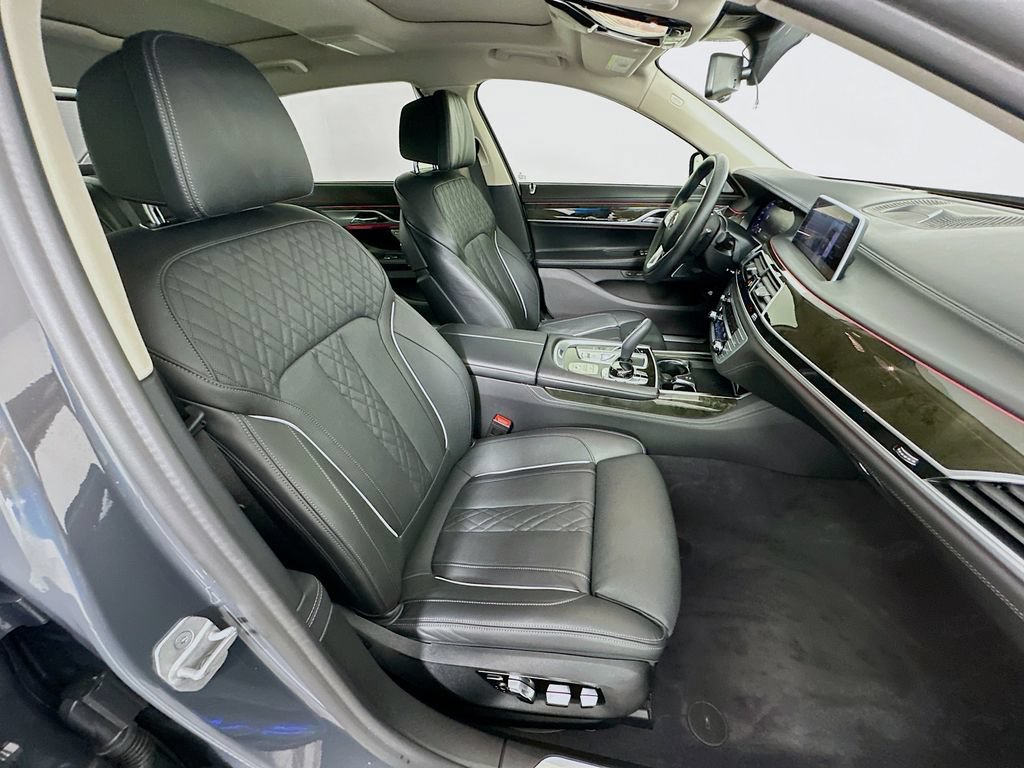 Used 2021 BMW ALPINA B7 xDrive AWD/4WD image 29