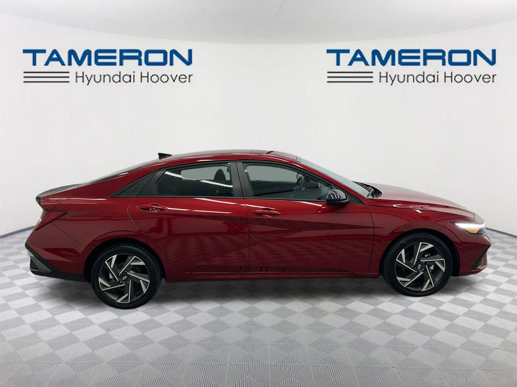 Used 2025 Hyundai Elantra SEL FWD image 6