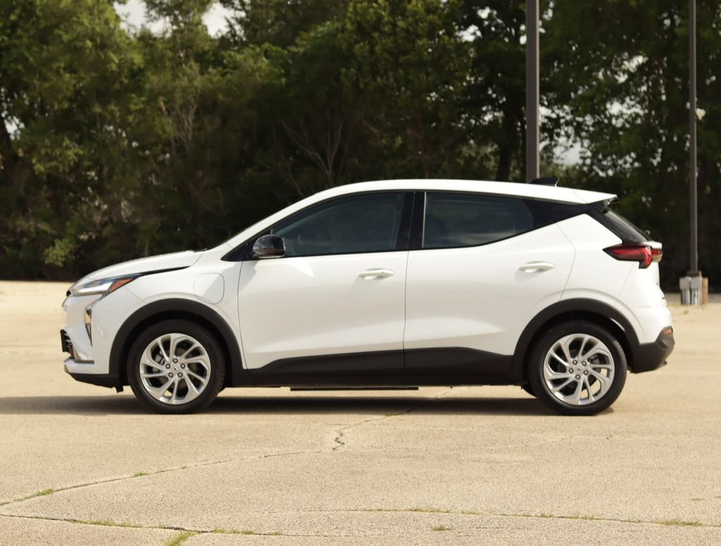 Used 2027 Chevrolet Bolt LT w/ Comfort Package FWD image 4