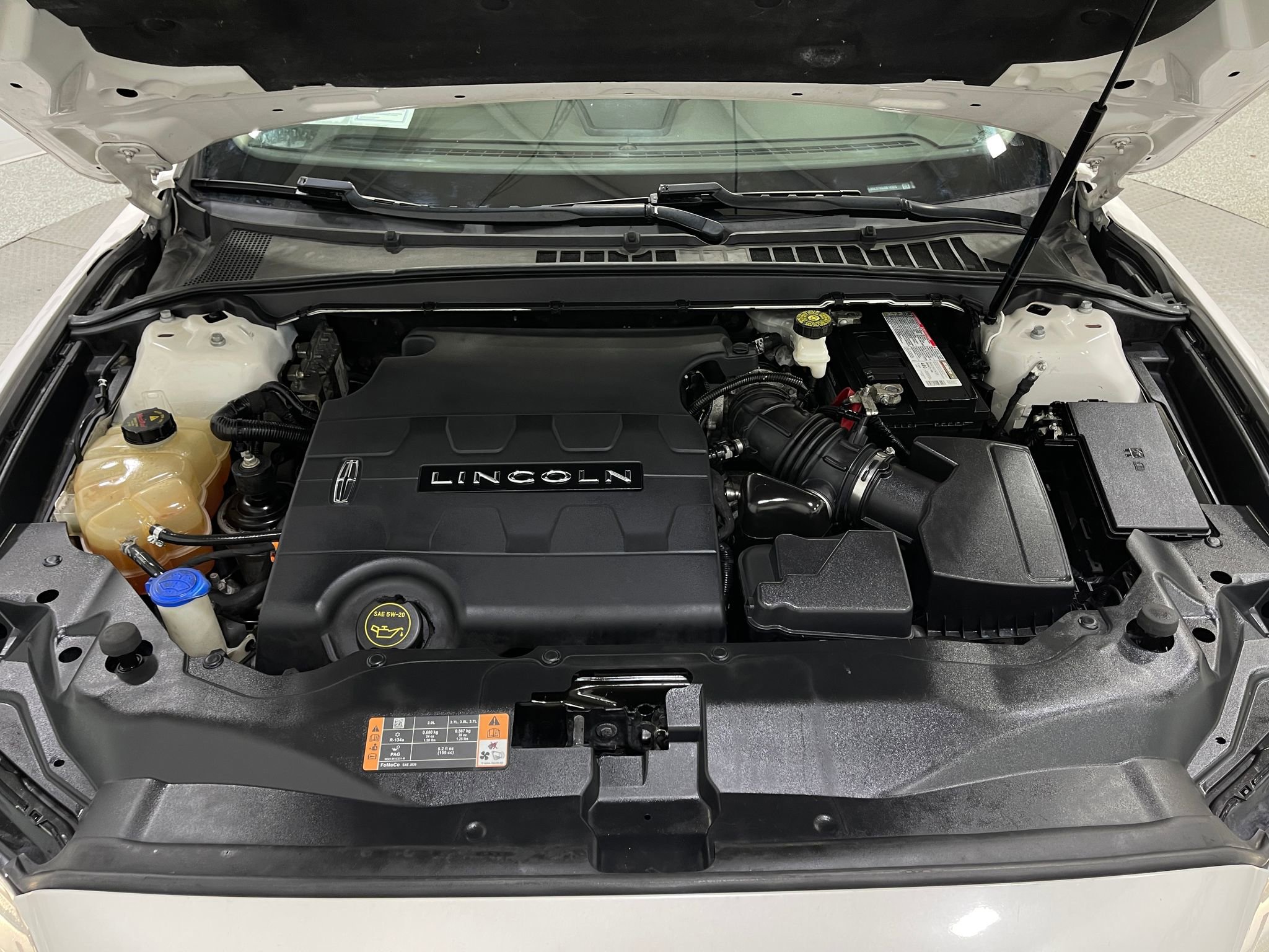 Used 2018 Lincoln Continental Select w/ Continental Climate Package image 27