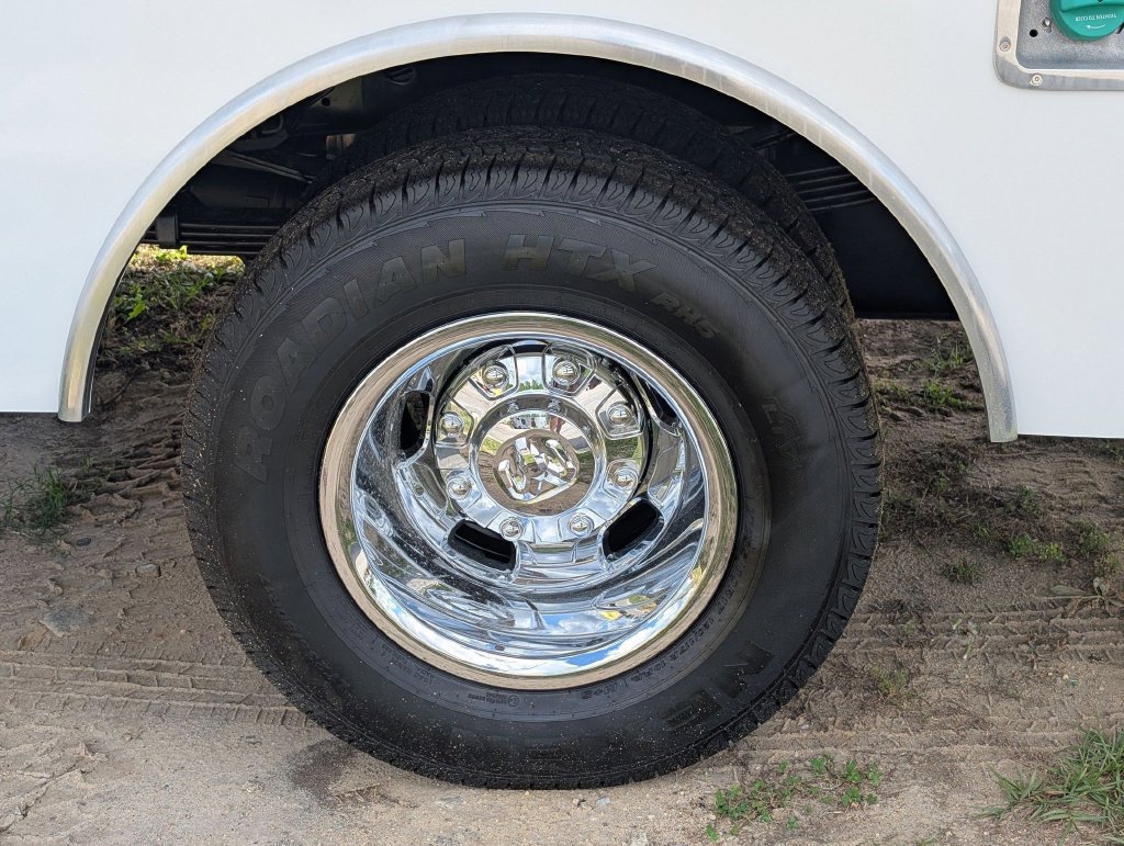 New 2026 RAM 3500 Tradesman w/ Chrome Appearance Group A AWD/4WD image 9
