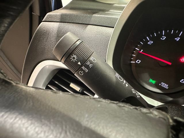 Used 2011 Chevrolet Equinox LT w/ Driver Convenience Package FWD image 12