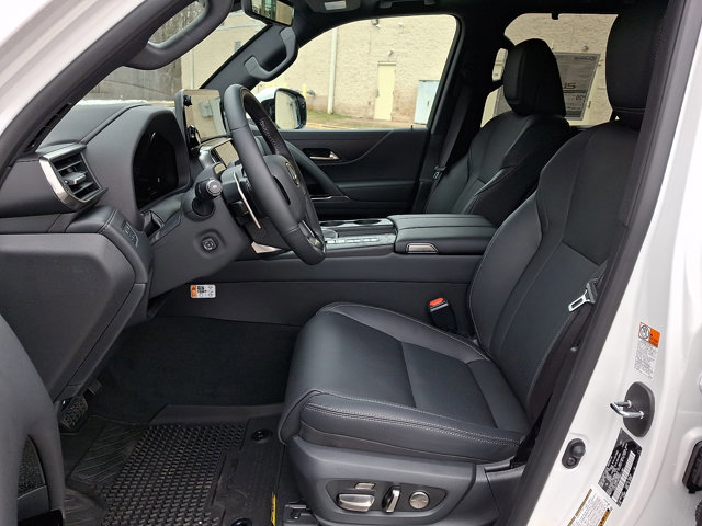 New 2026 Lexus LX 700h Luxury image 9