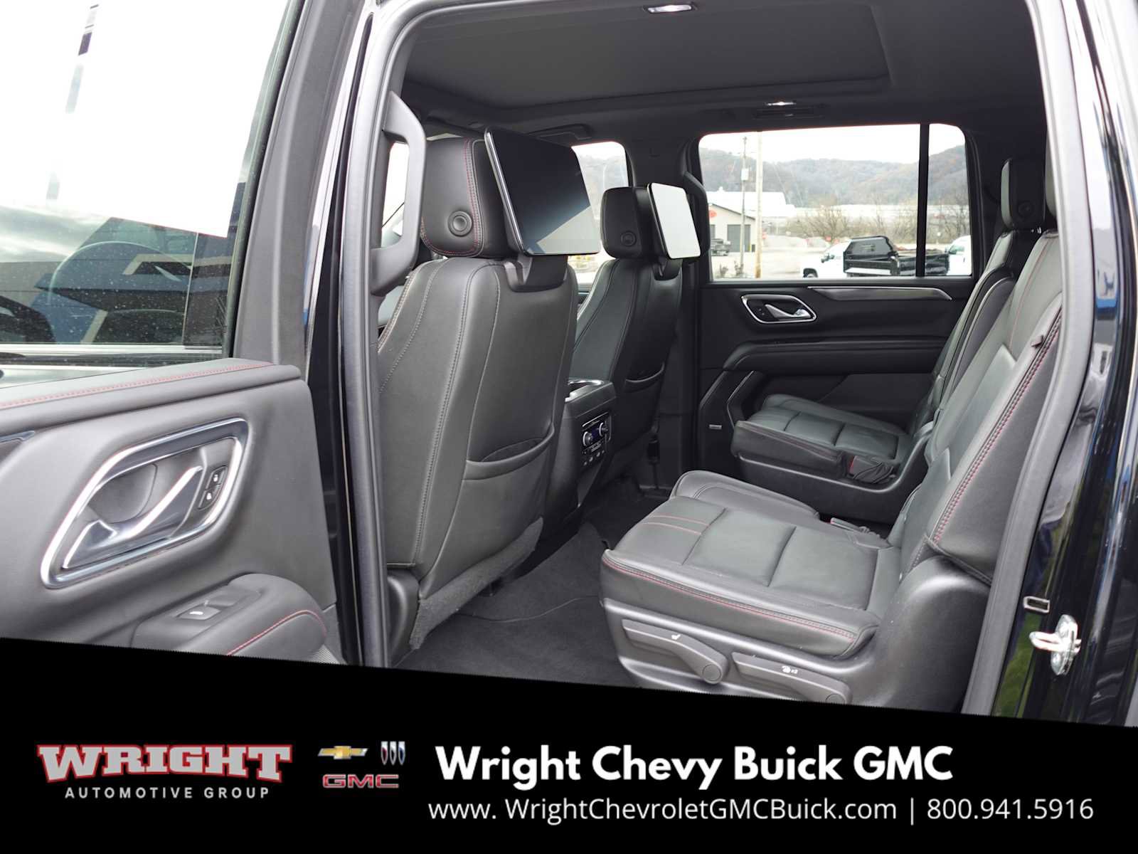 Used 2022 Chevrolet Suburban RST w/ Sport Performance Package image 24