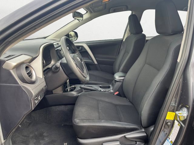 Used 2016 Toyota RAV4 LE image 10