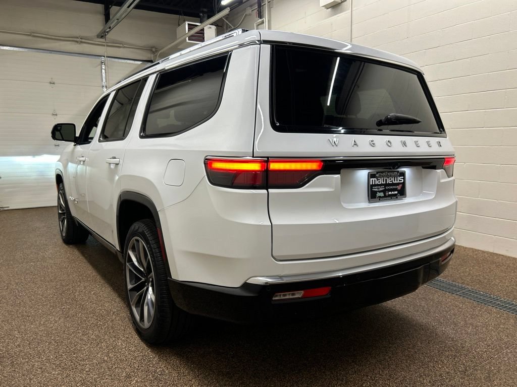 Used 2025 Jeep Wagoneer Series III w/ Premium Group I AWD/4WD image 4