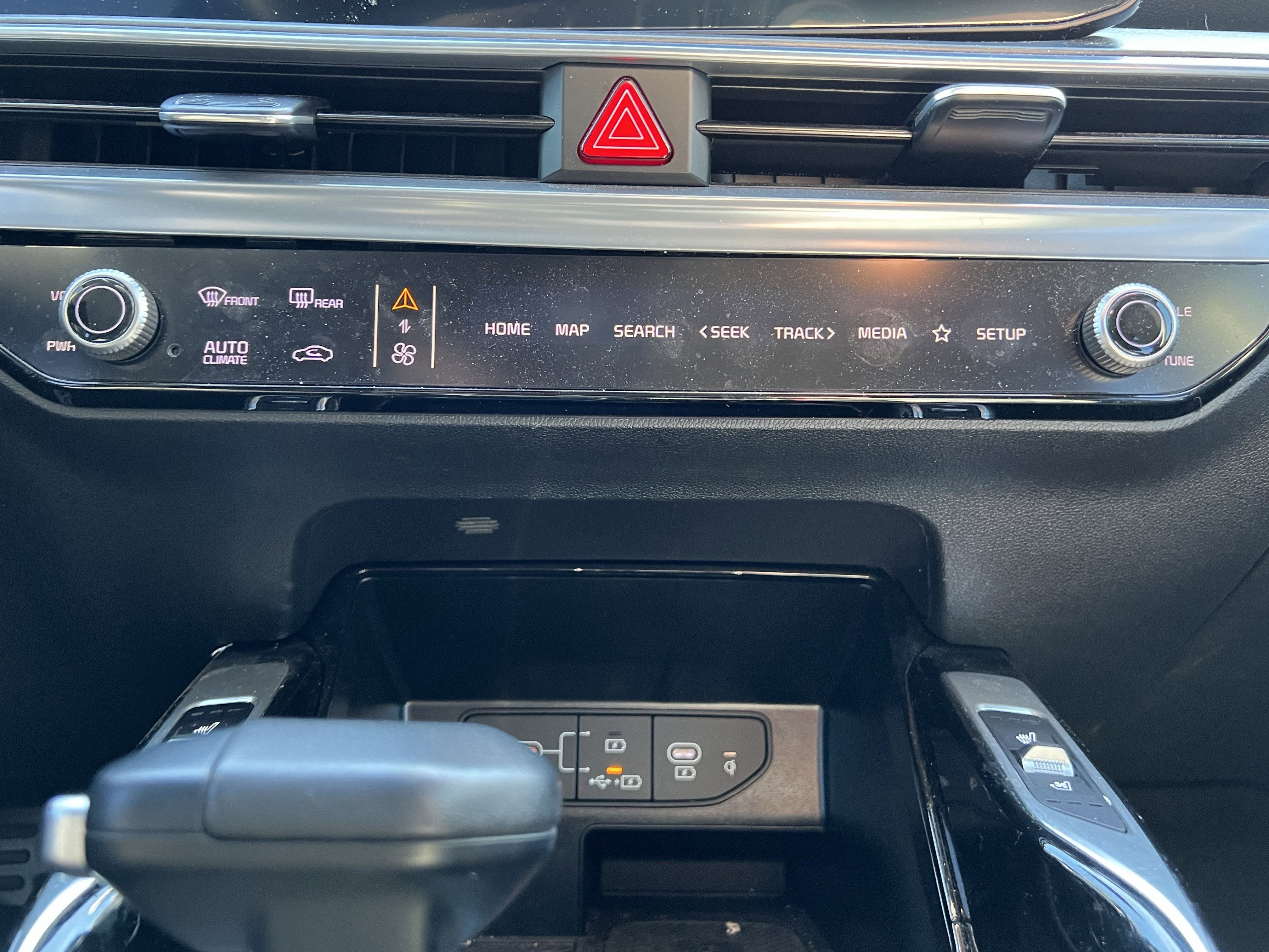 Used 2024 Kia Sorento SX image 30